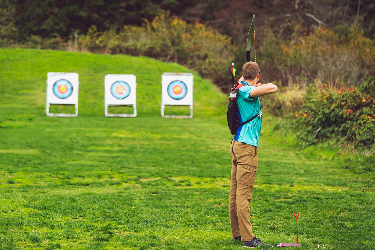 How to Choose Your First Bow: A Beginner's Guide to Archery Equipment beginner's guide to bows